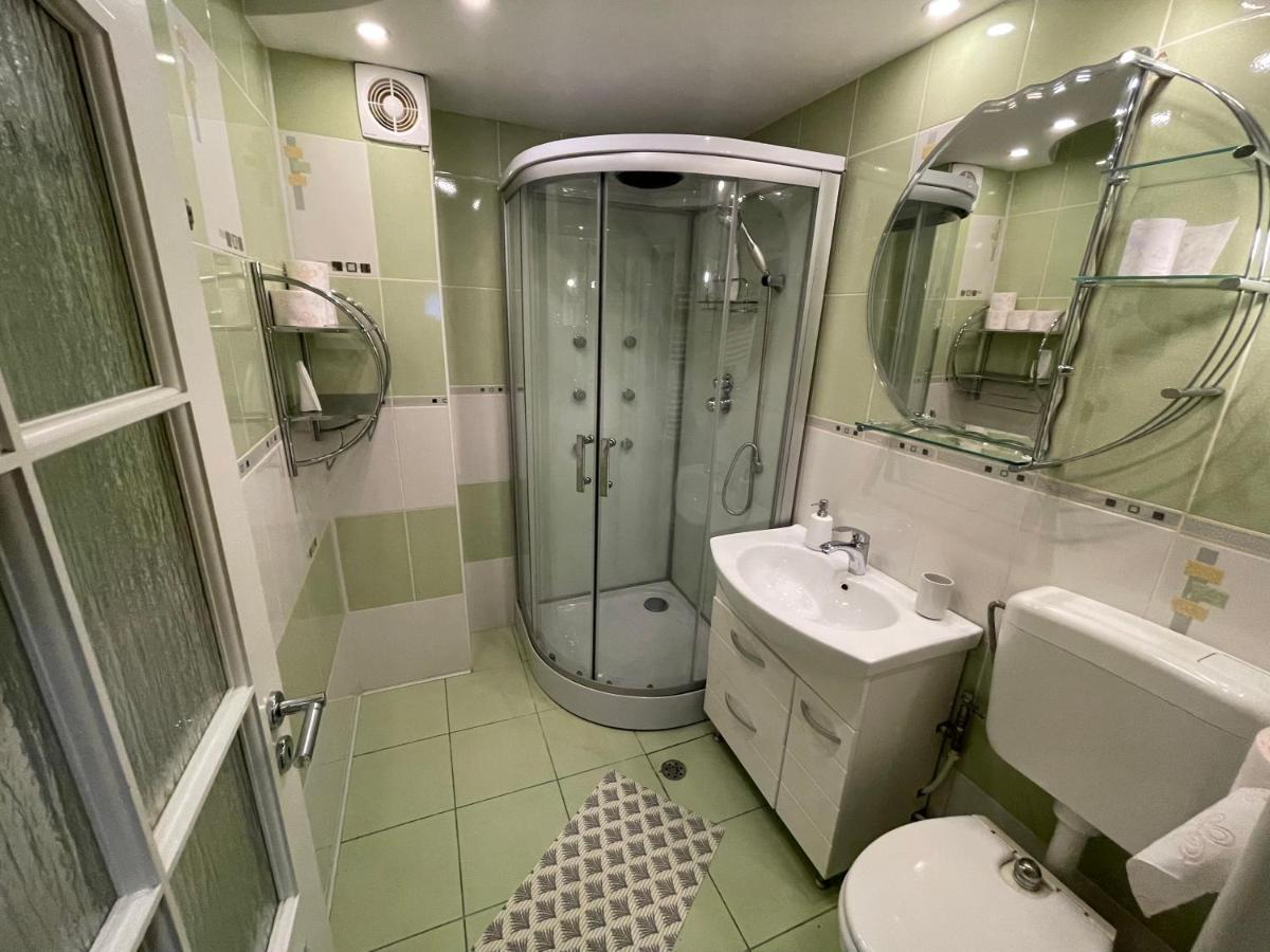 Lovely 3 Bedrooms Apartament Oradea Zewnętrze zdjęcie