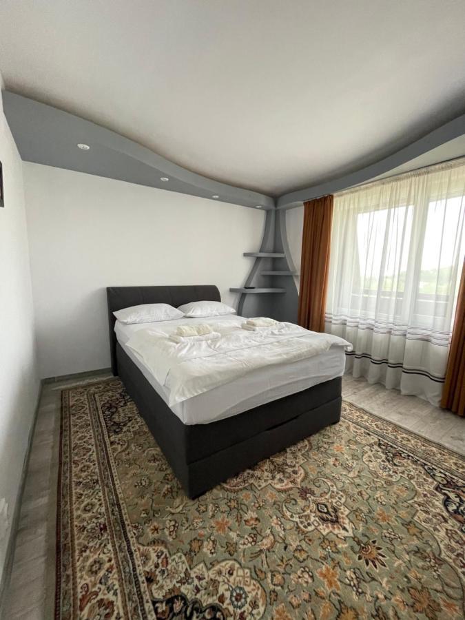Lovely 3 Bedrooms Apartament Oradea Zewnętrze zdjęcie