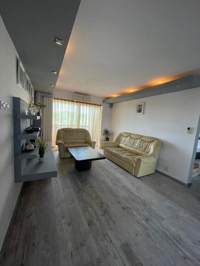 Lovely 3 Bedrooms Apartament Oradea Zewnętrze zdjęcie